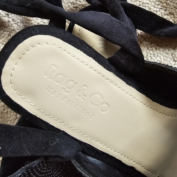 Flats - Picture 3 of 3